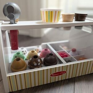 Melissa and Doug Icecream scoop set